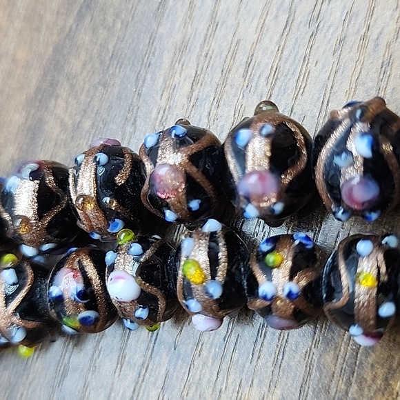 Black Wedding Cake Beads Strands - Picture 4 of 5